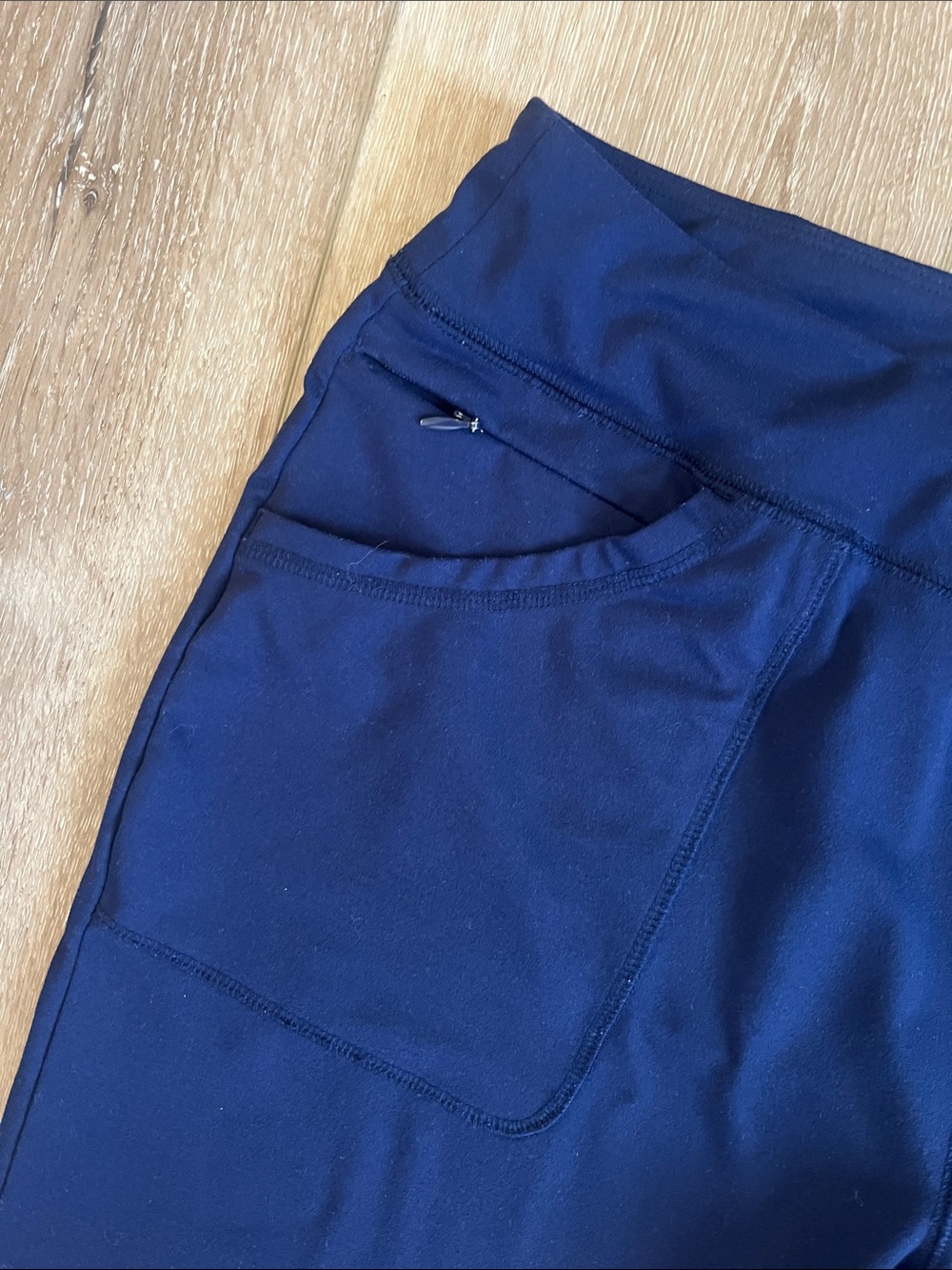 Lands' End Sport - Navy Pull-On Cropped Pants with Pockets, Great Condition! - Picture 5 of 14